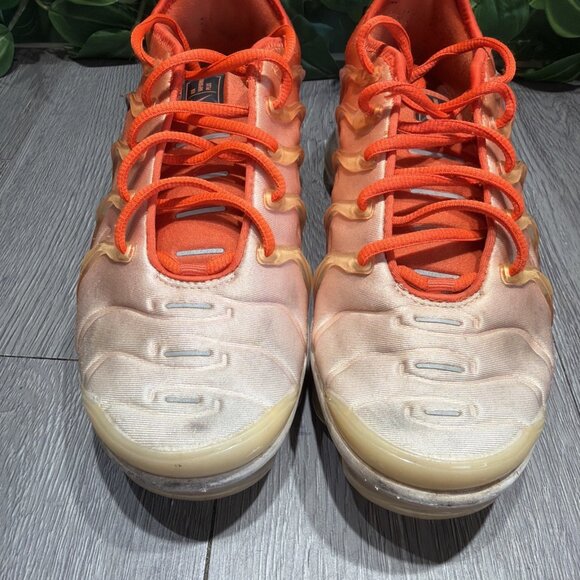 Nike Air VaporMax Plus Womens Size 6 Orange Athletic Running Shoes Sneakers